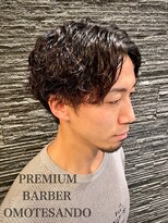 プレミアムバーバー 表参道店(PREMIUM BARBER produce by HIRO GINZA)&nbsp;大人のツイストスパイラルパーマ/センターパート/表参道渋谷