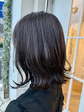 ブル(blu) 外ハネミディアム