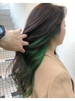 モルニ(MORNI)&nbsp;インナーカラー_マロンベージュ Aラインボブ かきあげ