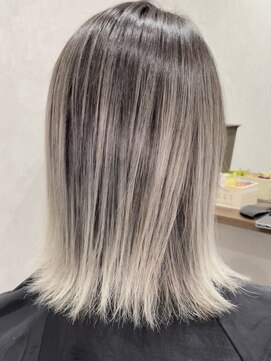 ミュウアンド(Mew＆) 【外はね×ホワイトカラー】