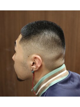 バーバーショップ スバル(BARBERSHOP SUBARU) <理容室><バーバー>ボウズ フェード ライン