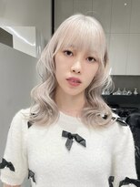 ソル 栄矢場町(SOL) ウェーブミディアム似合わせカットホワイトブロンド韓国風巻き