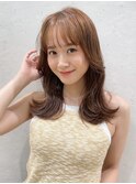 大人気レイヤーカット　前髪ありのミディアムレイヤーカット