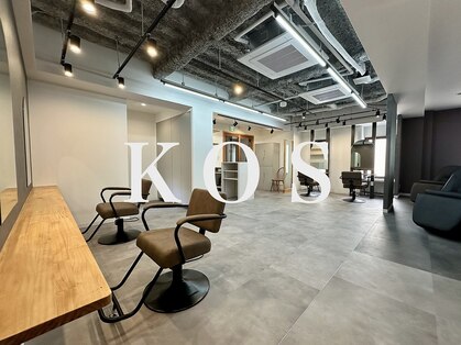 コス(KOS)の写真