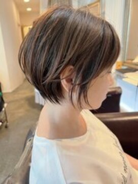 カナロアバイボニークチュール(KANALOAbyBONNY COUTURE) 耳かけショートボブ/大人ボブ/大人ショート/艶カラー/30代40代