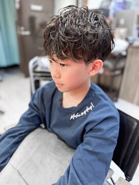 リモア(L I M O A) 小学生のウエットパーマ