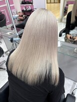 イーエス(E.S)&nbsp;ホワイトシルバーカラー