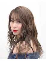 オサヤ タテベ(OSAYA tatebe) ベージュ系ロング