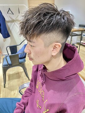 エイル 北堀江(Eir) ツイストスパイラルフェード