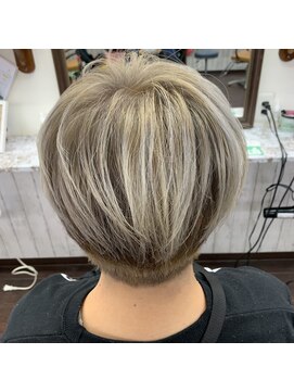 グルック ヘアーリラクゼーション 九条店(Gluck Hair Relaxation) ホワイティベージュ×レディースマッシュ