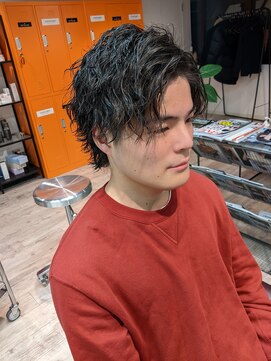 コワファーストナガサキシャンプーボーイ(COIFF1RST NAGASAKI SHAMPOO BOY) ツイストスパイラルパーマ×アップバングウルフ