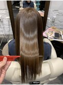 エギョモリ刈り上げボブこなれヘアーバニラベージュカシスレッド