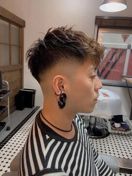 ディスイズバーバーサード(THIS IS BARBER 3rd) ソフトモヒカン　スキンフェード　メンズ