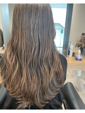 イレン(IREN.) ロング ベージュカラー