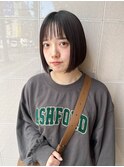 暗めカラーでも可愛いナチュラルボブ
