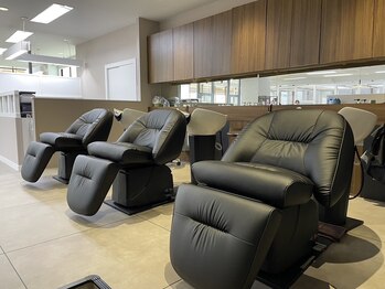 ease hair　春日原店【イーズヘアー】