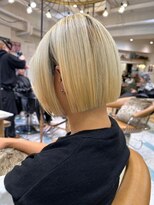 ロンドロゼ 池袋(Lond rose)&nbsp;イメチェン外ハネボブワイドバングホワイトブロンド韓国/池袋