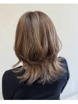 ガレリアエレガンテ 尾張旭店(GALLARIA Elegante)&nbsp;白髪を活かしたハイライト