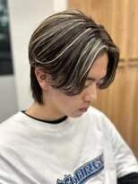 ハイライトセンターパートメッシュダブルカラーツーブロック