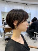 丸みのあるショートボブで女性らしく.サイドバングで小顔効果◎