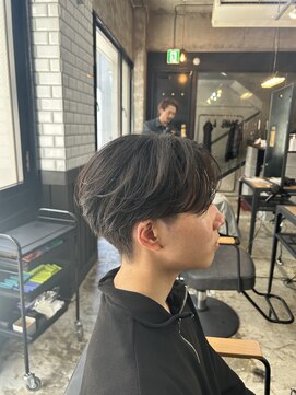 カットワークススリックバイフェローズ(CUT WORKS SLICK by fellows) 毛流れセンターパート