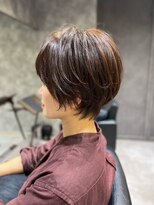 プラスイズム ヴェレン(PLUSISM Velen)&nbsp;艶ブラウンの大人丸みショート