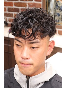 アクセプトザワールドバーバー(Accept the world barber) スペインカール×スキンフェード