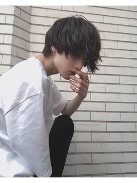 シン(syn) 前下がりマッシュ