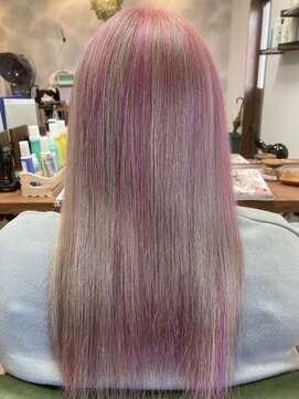 サロンパルヨン ヘアーアンドネイル(SALON paljon Hair&Nail) ホワイトベージュ＆ピンク