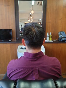 ヘアーサロン リバース(Hair Salon Rebirth) ショート