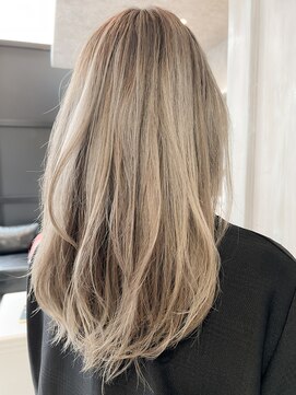 キャアリー(Caary) 福山イルミナカラー ブリーチ　Caary大人ホワイトシルバー