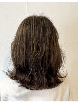 クラク 笹塚店(KURAKU) ミディアムヘア/白髪ぼかし/ハイライト/30代/40代/50代/笹塚