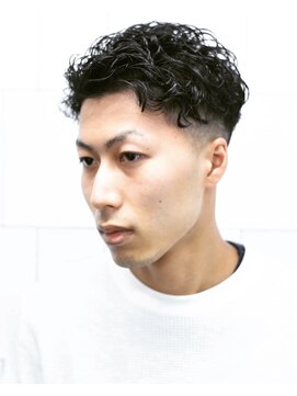 メリケンバーバーショップ フクオカ(MERICAN BARBERSHOP FUK) ハイライトマッシュパーマウルフアッシュブラック