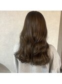 オリーブベージュ