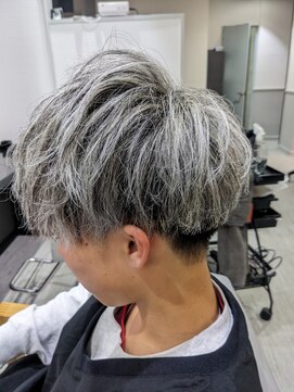 フラット(FLAT) ソフトマッシュ×ホワイトシルバーハイライト