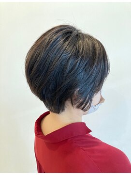 スタジオ アルファプラス 日暮里店(studio α+) ステップボーンカットカットボブショートハイライト白髪ぼかし