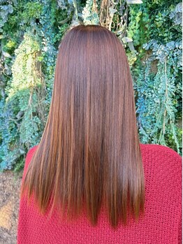 ノーブルヘアー(NOBLE HAIR)の写真/【話題の"酸性ストレート"取扱い】指通り滑らか！デザイン/バランスを考えつつ自然で柔らかい雰囲気に＊