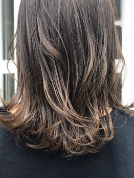 ベリーベリー VERY berryの写真/ずっと望んでいた"艶・潤い・輝き"が貴女の髪に!髪の芯から潤い溢れる、ずっと触っていたくなる髪に♪