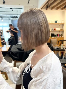 マスカリ(muscali) ブロンドベージュメルティカラー/ボブ似合わせカット/表参道