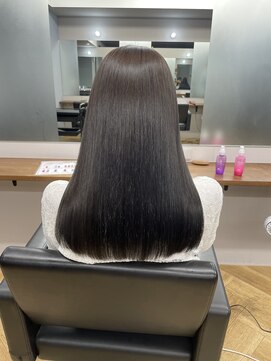 アウラ 近鉄八尾駅前店(Aura) レイヤーカット×イルミナカラー×UPTOGLOSS髪質改善  近鉄八尾