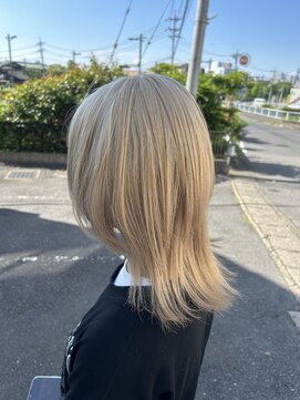 ライブトレア(LIVE TOREA) ウルフカット×ミルクティ