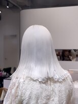 モニカ(MONIQA) ホワイト