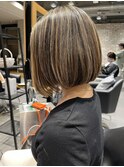 髪質改善　前下がりボブ　大人ボブ　脱白髪染めハイライト