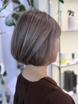 ステア ケース(stair case)&nbsp;ほんのりピンクグレージュ 脱白髪染め ハイライト