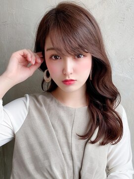 ラルユー 金山(LallYou) 30代小顔に見えるくびれヘアレイヤー × オリーブグレージュ