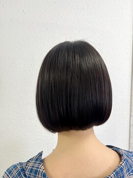 ジェナ(Jena) 透明感カラー×ボブでつくる大人可愛い