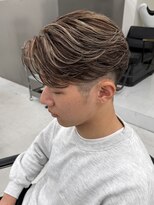 イーラ 2d(era)&nbsp;カット　ハイライト　センターパート　外国人風カラー