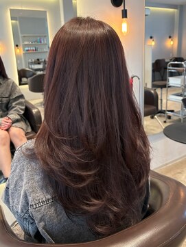 ケリーアン 太田(kelly.un) layer cut/ pinkbrown/透明感カラー