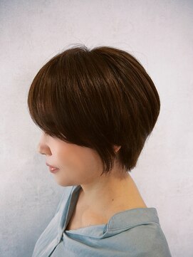 ヘアピン(hair pin) 肌馴染み抜群。洗練された大人ショート