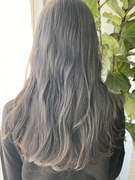 ティティ(TiTi) 透明感抜群 ベージュ[TiTi_福田りの]